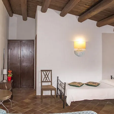 Pozzo Di Mazza Farm stay *